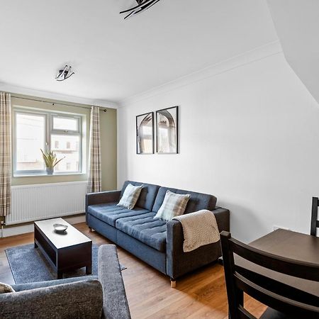 לונדון Cosy 2 Bedroom Flat In East Ham, Close To Excel מראה חיצוני תמונה