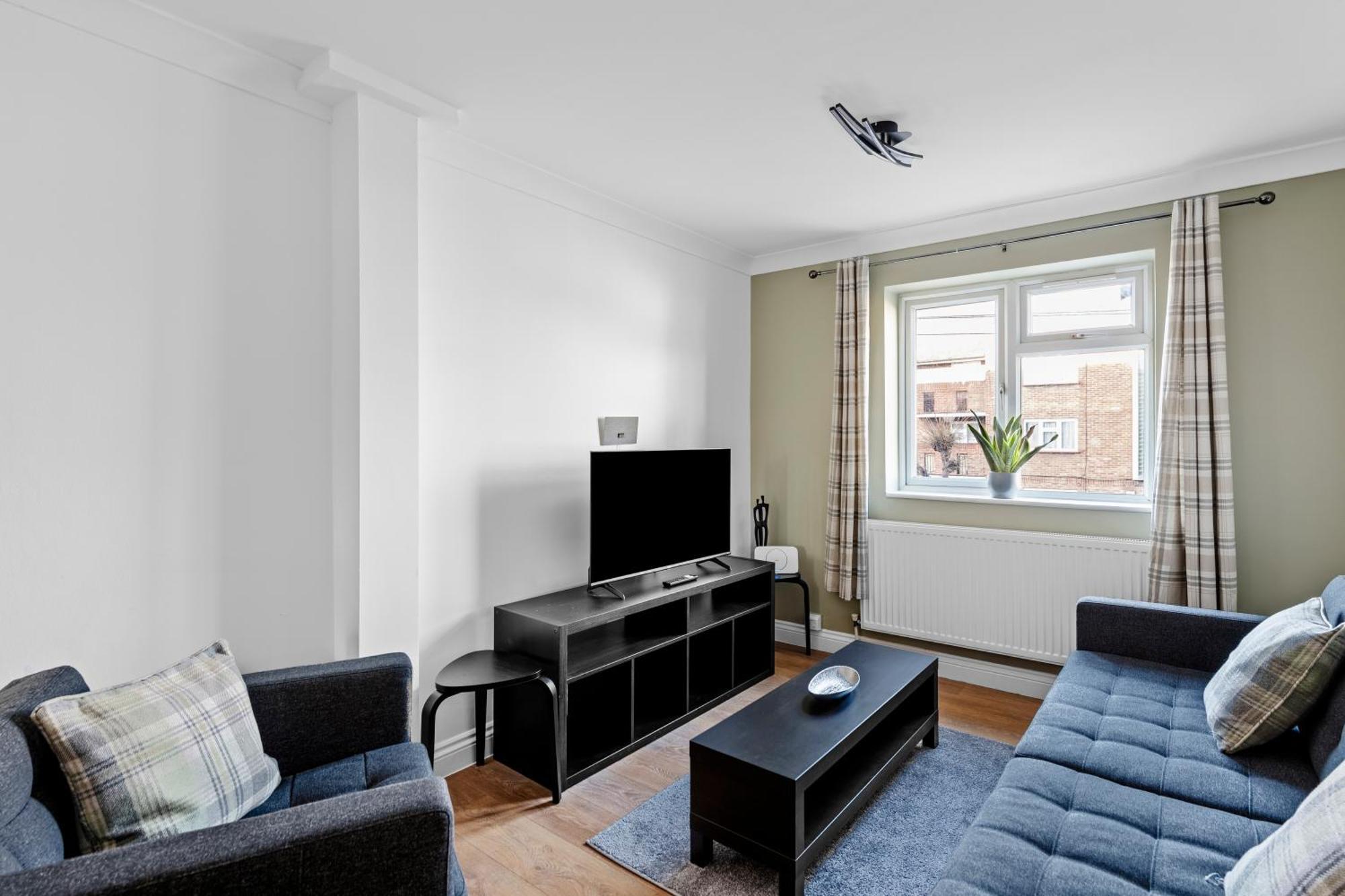 לונדון Cosy 2 Bedroom Flat In East Ham, Close To Excel מראה חיצוני תמונה