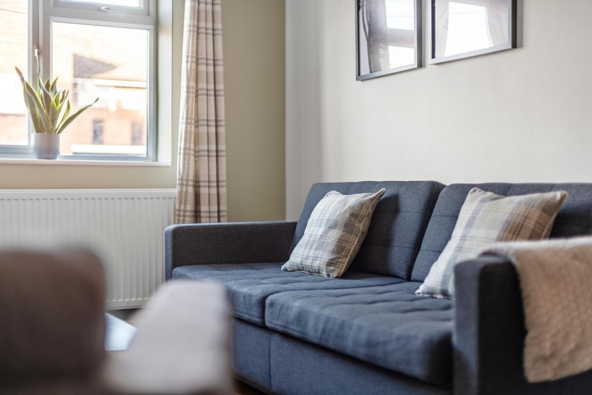 לונדון Cosy 2 Bedroom Flat In East Ham, Close To Excel מראה חיצוני תמונה